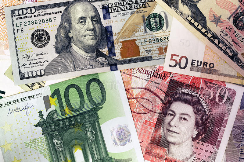 L'euro monte face au dollar dans un marché sensible aux tensions commerciales