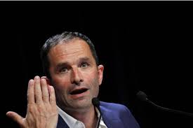 Benoît Hamon accuse Macron de "racisme social"