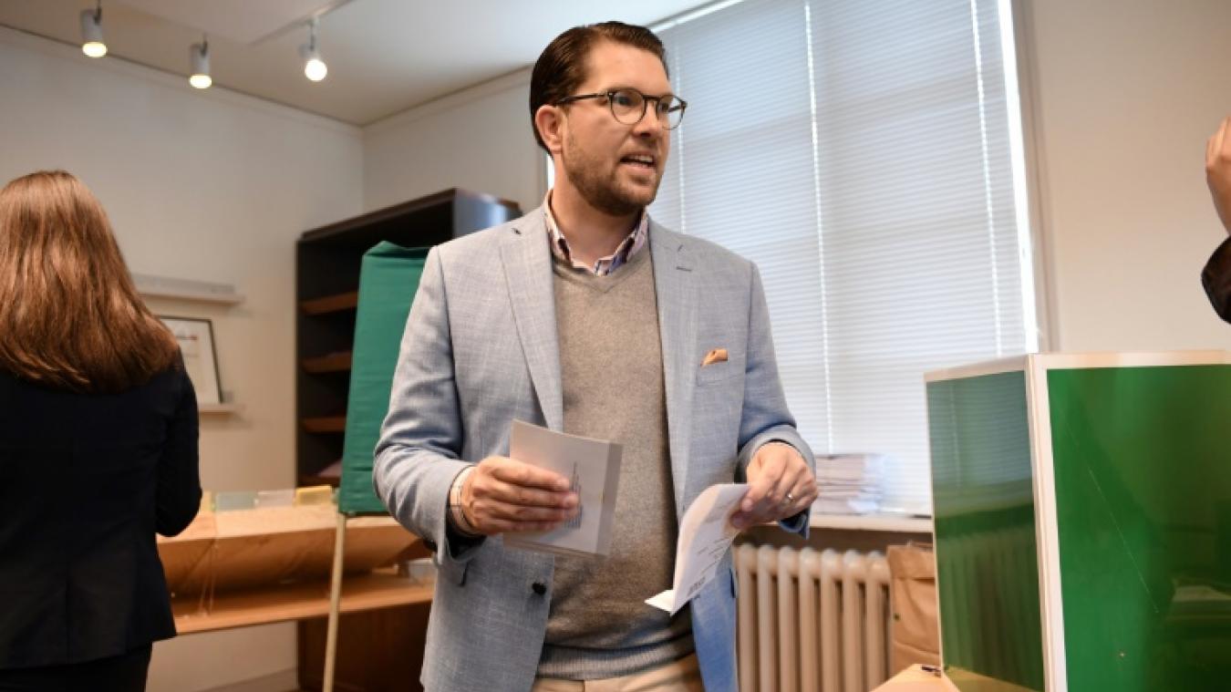 Législatives: droite et gauche à égalité, l'extrême droite en faiseur de roi