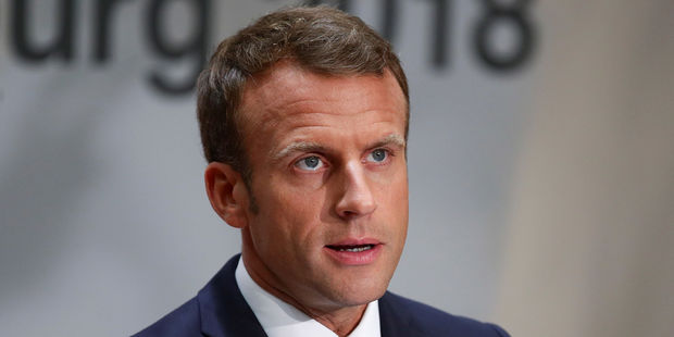 Macron tance les "esprits chagrins" sur la nomination des procureurs