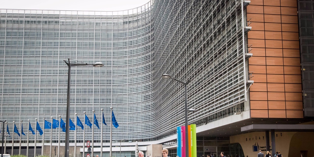 Bruxelles demande "des précisions" à la France sur son budget 2019