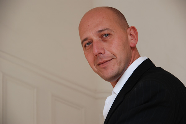 Comptes de campagne de J.-L. Mélenchon : "Plus on facture, plus on est remboursé" explique l'association Anticor