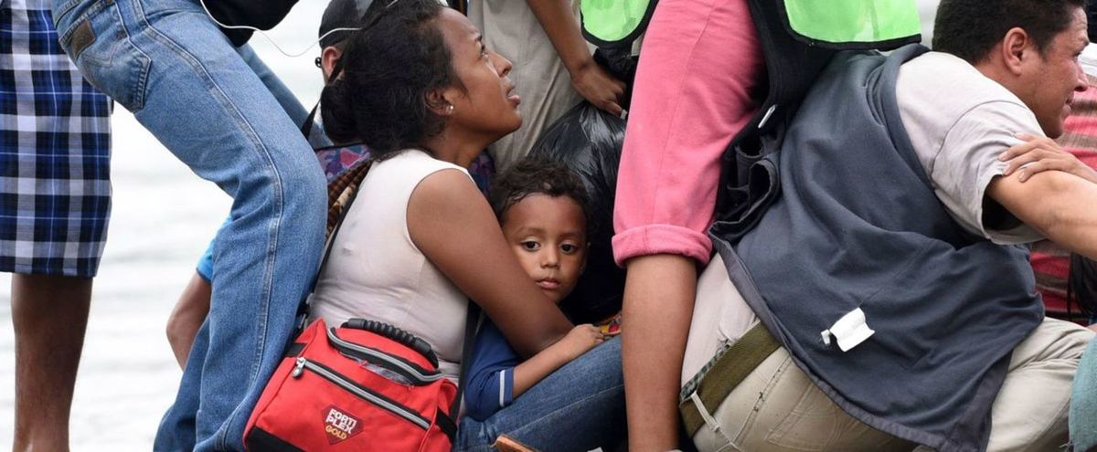 "Caravane" de migrants: des femmes et enfants passent au Mexique, les autres bloqués