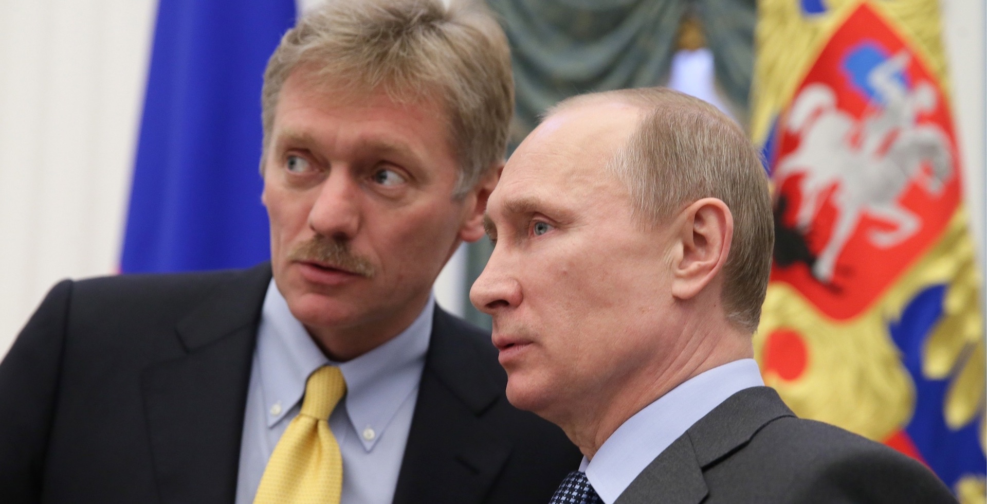 Vladimir Poutine et le porte-parole du Kremlin, Dimitri Peskov