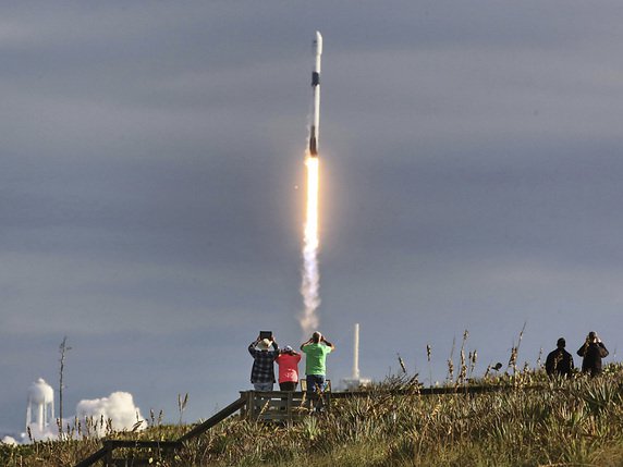 SpaceX va placer 64 satellites en orbite d'un coup