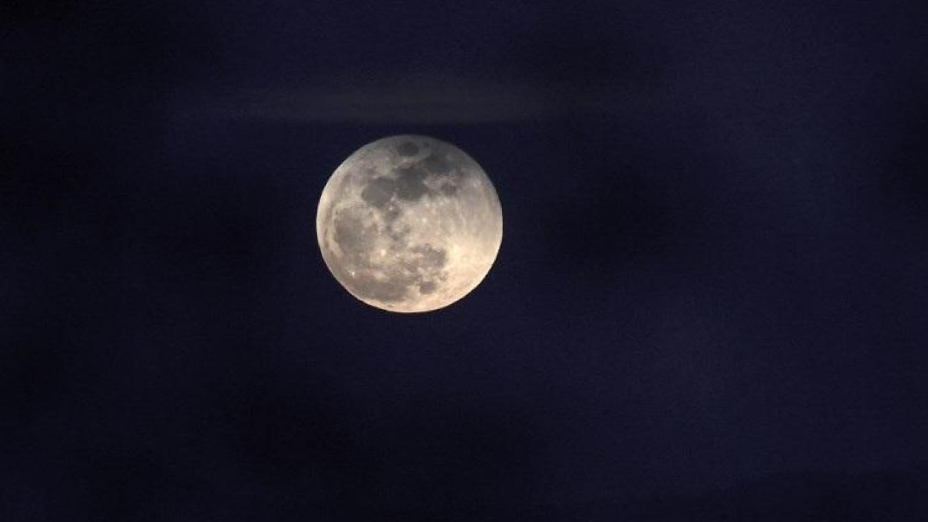 La Chine lance un module d'exploration vers la face cachée de la lune