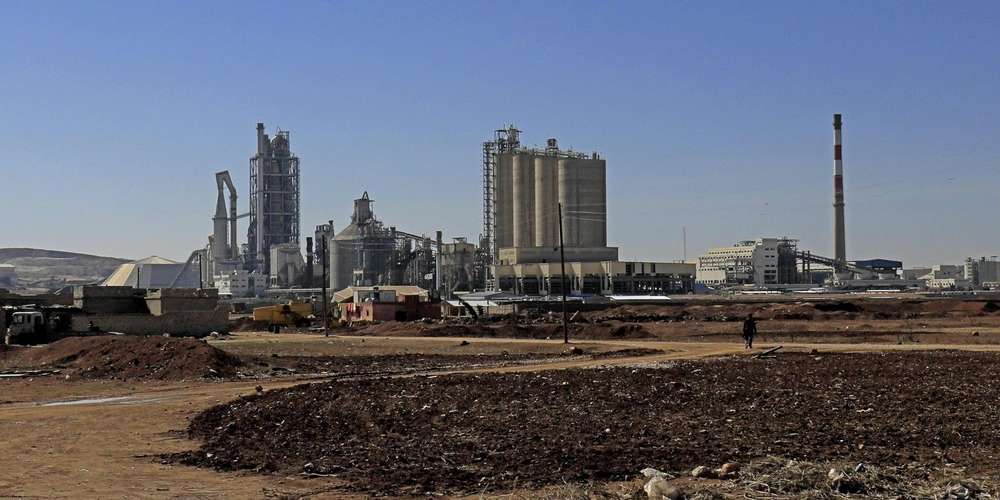 Lafarge en Syrie: une gestion "cynique" et "opportuniste" des services secrets