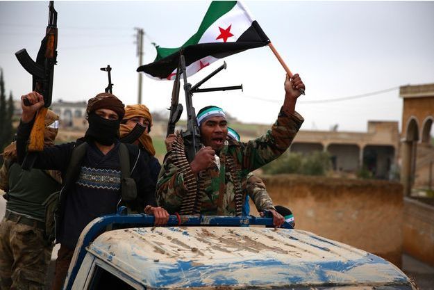 L'armée syrienne aux environs de Minbej après un appel à l'aide des Kurdes