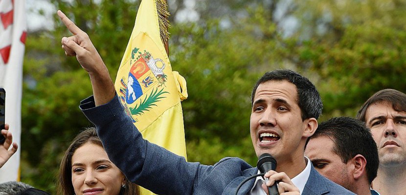 Venezuela : Juan Guaido accuse les militaires de "quasi génocide"