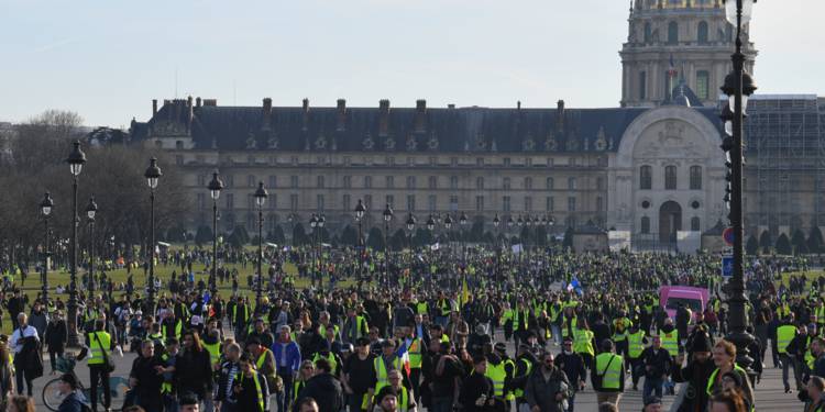 Les «gilets jaunes» se mobilisent à Paris pour les trois mois du mouvement