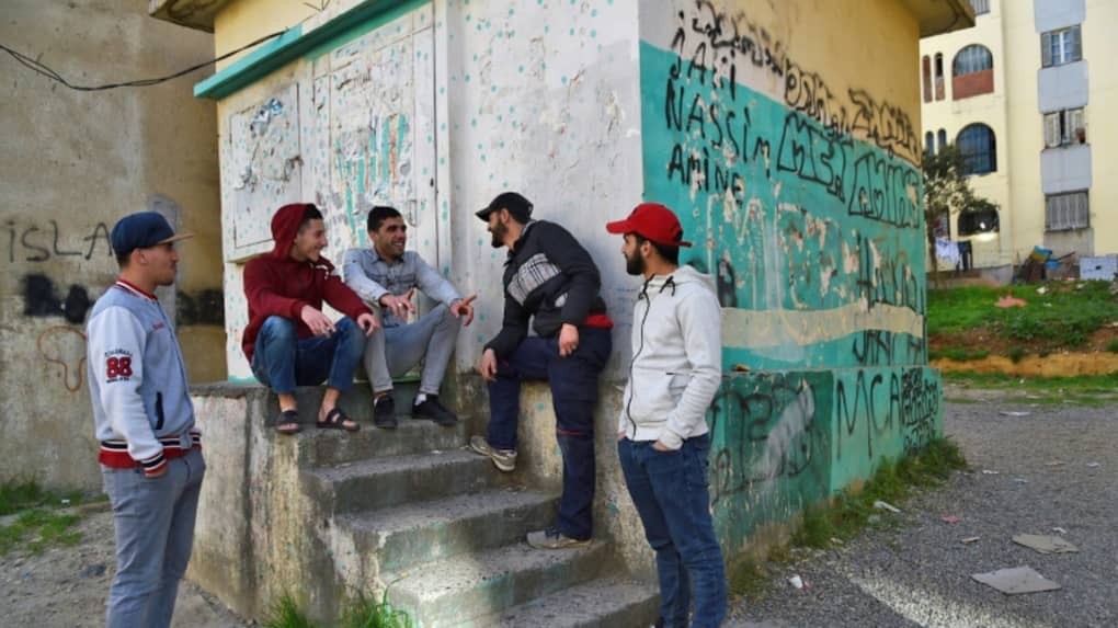Algérie: les jeunes des cités populaires dénoncent "l'injustice"