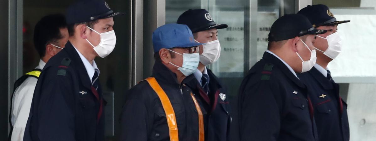 Carlos Ghosn, en casquette bleue (photo France Info)