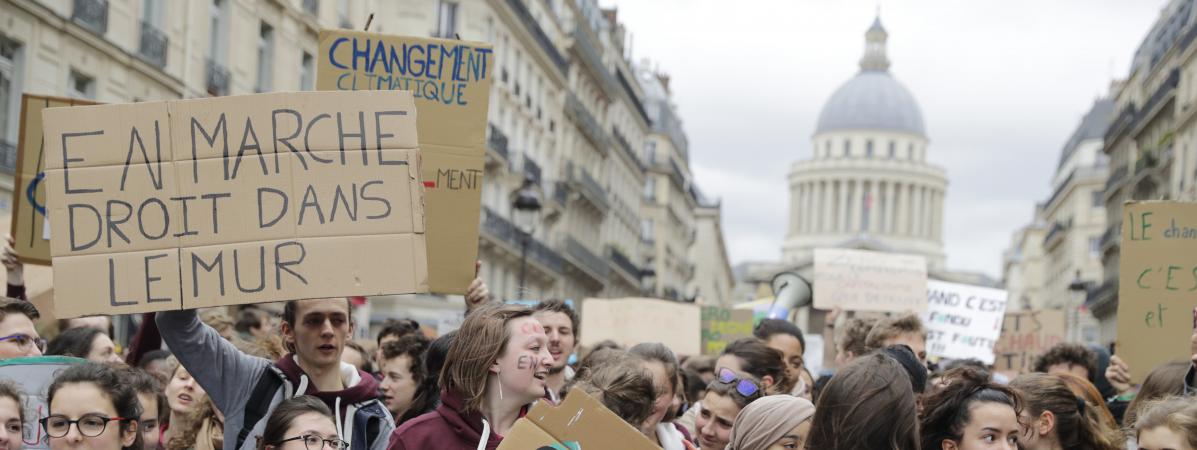 Marche pour le climat : entre 29 000 et 40 000 jeunes manifestent à Paris