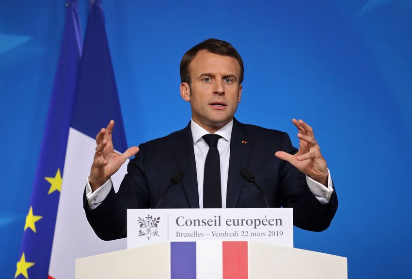 Sentinelle : Macron condamne "ceux qui jouent à se faire peur"