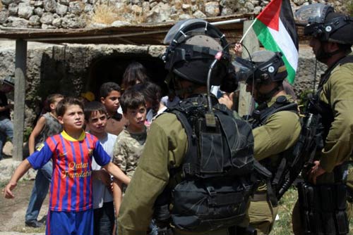 Voyage des enfants Palestiniens détenus vers l’enfer israélien (communiqué de presse)
