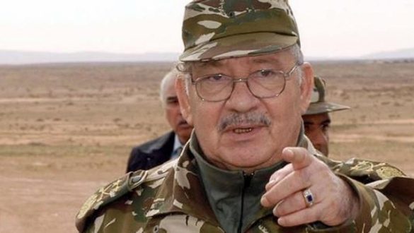 En Algérie, le général Salah met en garde contre toute atteinte à l'armée