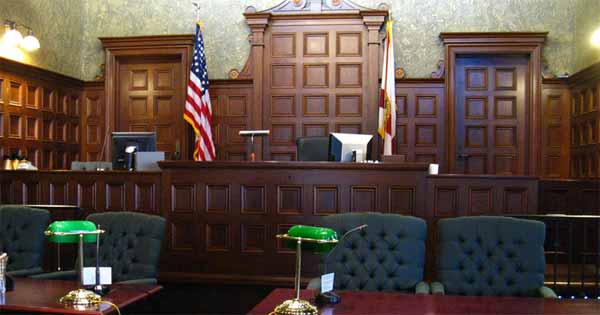 Un juge d'un tribunal civil du Texas démissionne par accident