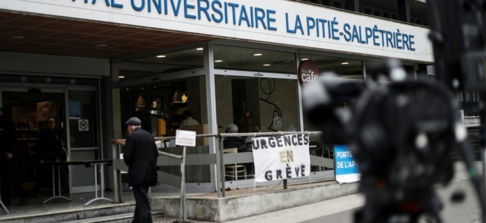 Pitié-Salpêtrière: le scénario d'une "attaque" battu en brèche, Castaner vivement critiqué