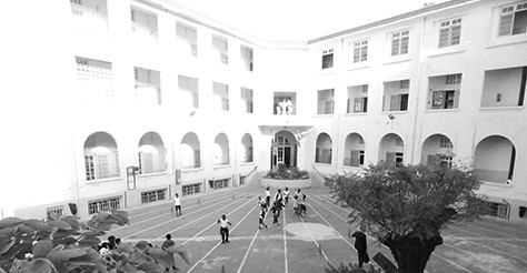 Voile islamique : « Cri de Coeur d’une ancienne de l’institution sainte Jeanne d’arc »