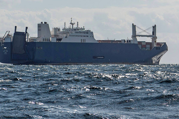 Le cargo saoudien, empêché d'atteindre Le Havre, attend dans le port de Santander