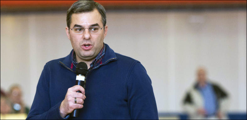 Un républicain appelle à destituer Trum