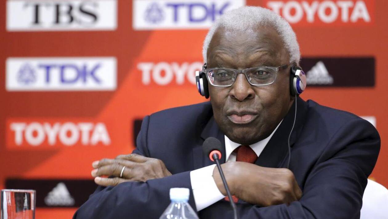 Corruption: le parquet financier demande un procès contre Lamine Diack, l'ex-patron de l'athlétisme mondial, et son fils