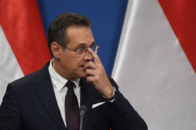 Autriche : Le leader déchu du FPÖ dépose une plainte