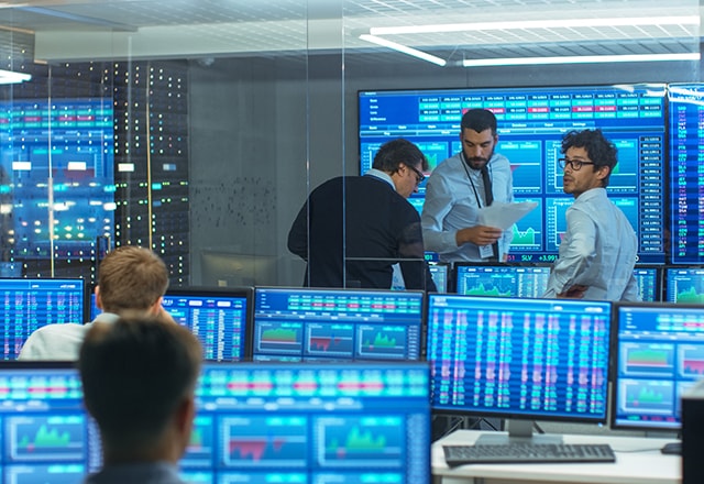 Canal+ met la main sur l'opérateur de télévision payante M7