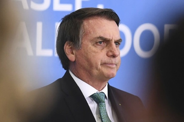 Les téléphones de Bolsonaro visés par des hackers