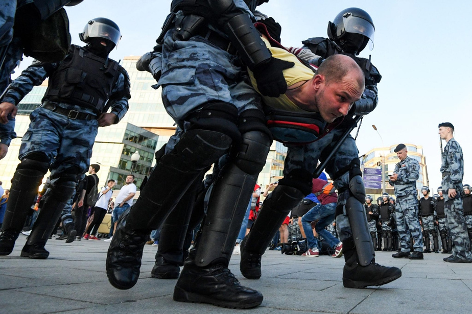 Un dimanche aux urnes pour les Russes après une vague de répression