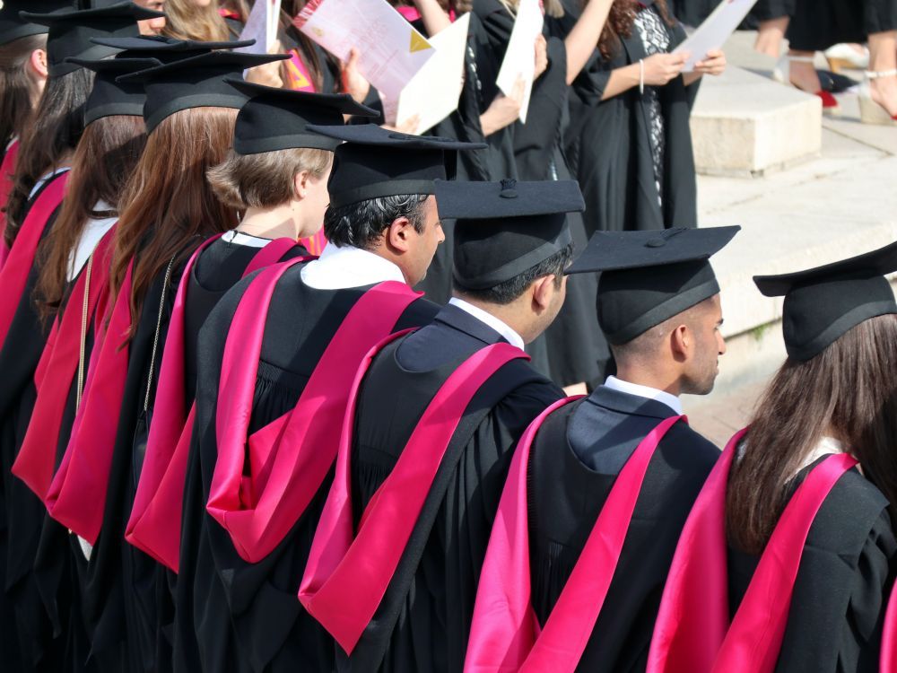 Grande-Bretagne: Les étudiants étrangers autorisés à rester deux ans après leur diplôme