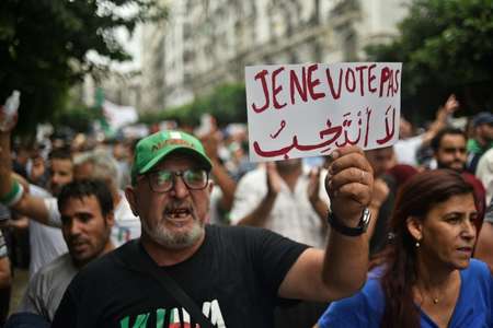Manifestations en Algérie malgré l'annonce d'une élection