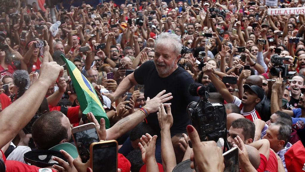 BRESIL : À peine libéré, Lula s'en prend à Bolsonaro