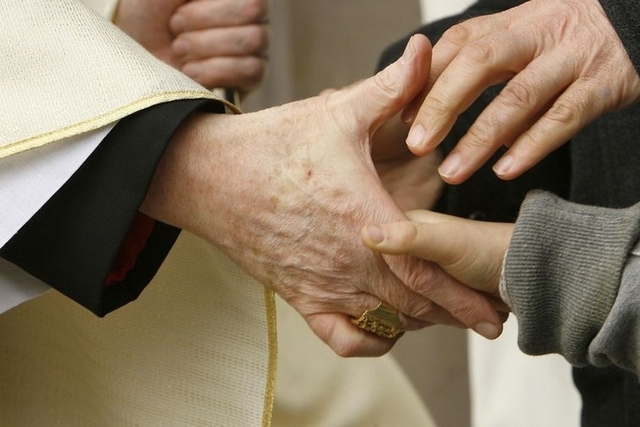 L'Église veut laver le péché de ses prêtres pédophiles