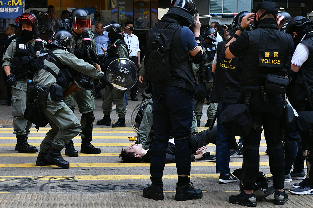 Premiers heurts dans les universités à Hong Kong