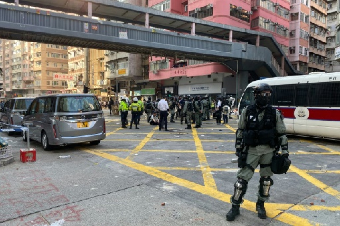 Hong Kong demeure paralysée