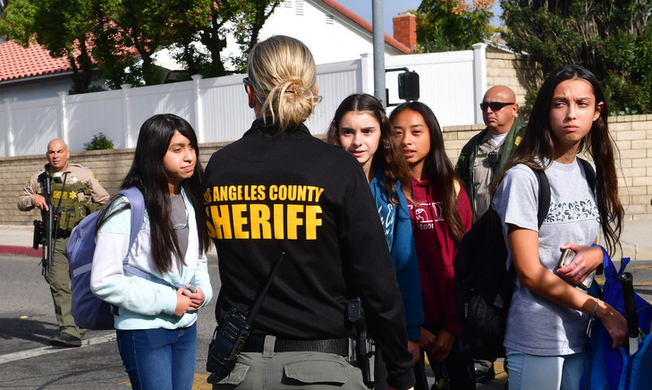 États-Unis: fusillade dans la cour du lycée, deux élèves tués et trois blessés
