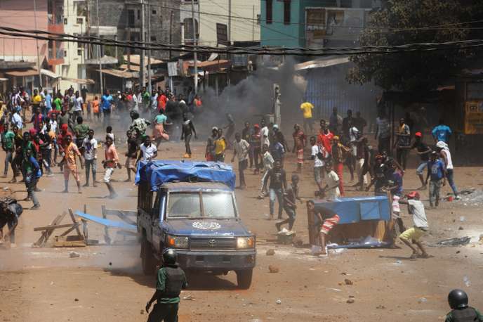 Guinée : nouvelle journée de violence, un jeune tué
