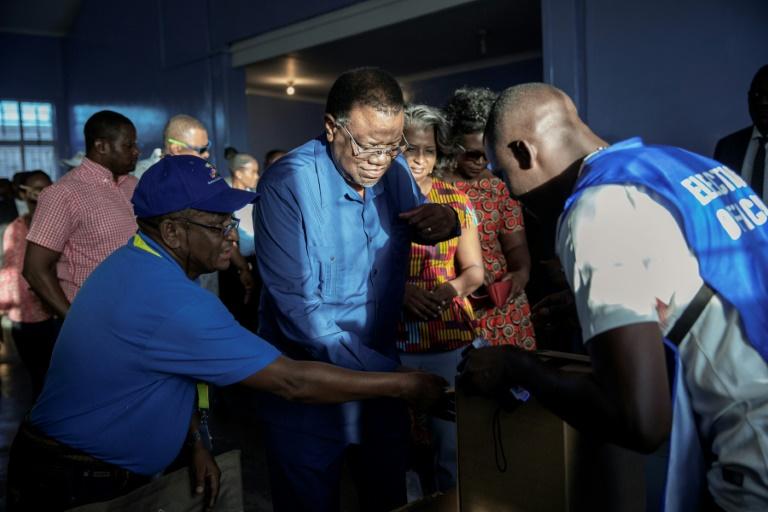 Elections en Namibie: le président sortant en tête, selon des résultats partiels