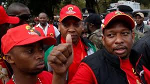 le gouverneur de Nairobi, accusé de corruption, dans les mailles de la justice