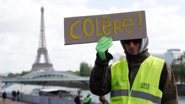 Des milliers de "gilets jaunes" manifestent à Paris, 59 interpellations