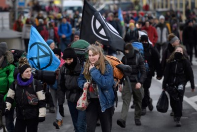 Des centaines d'activistes du climat en marche vers Davos