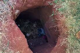 Le bout du tunnel par lequel les prisonniers ont pris la fuite.