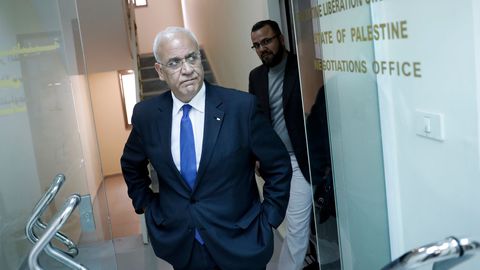 Les Palestiniens menacent de se retirer des accords d’Oslo si Trump annonce son plan de paix (responsables)