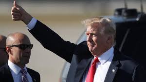 Trump remporte la primaire républicaine en Iowa et se moque