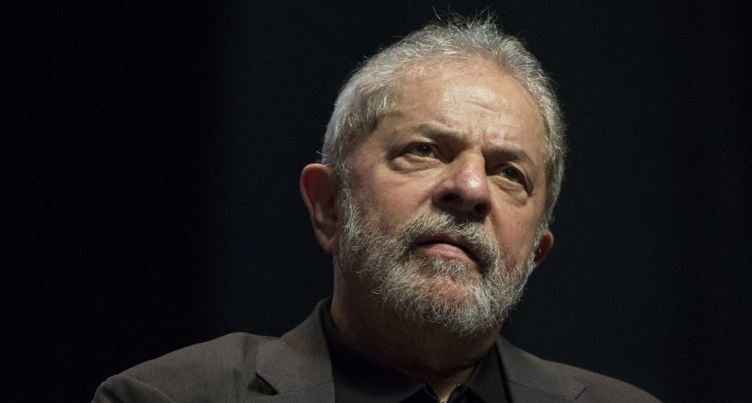Lula demande le report d’un interrogatoire pour aller voir le pape