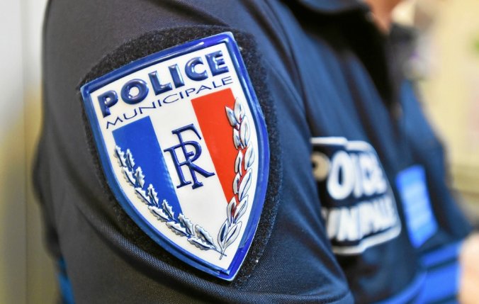 PARIS : Un policier confesse un meurtre puis se suicide