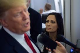 Trump et son désormais ex porta-parole Stephanie Grisham