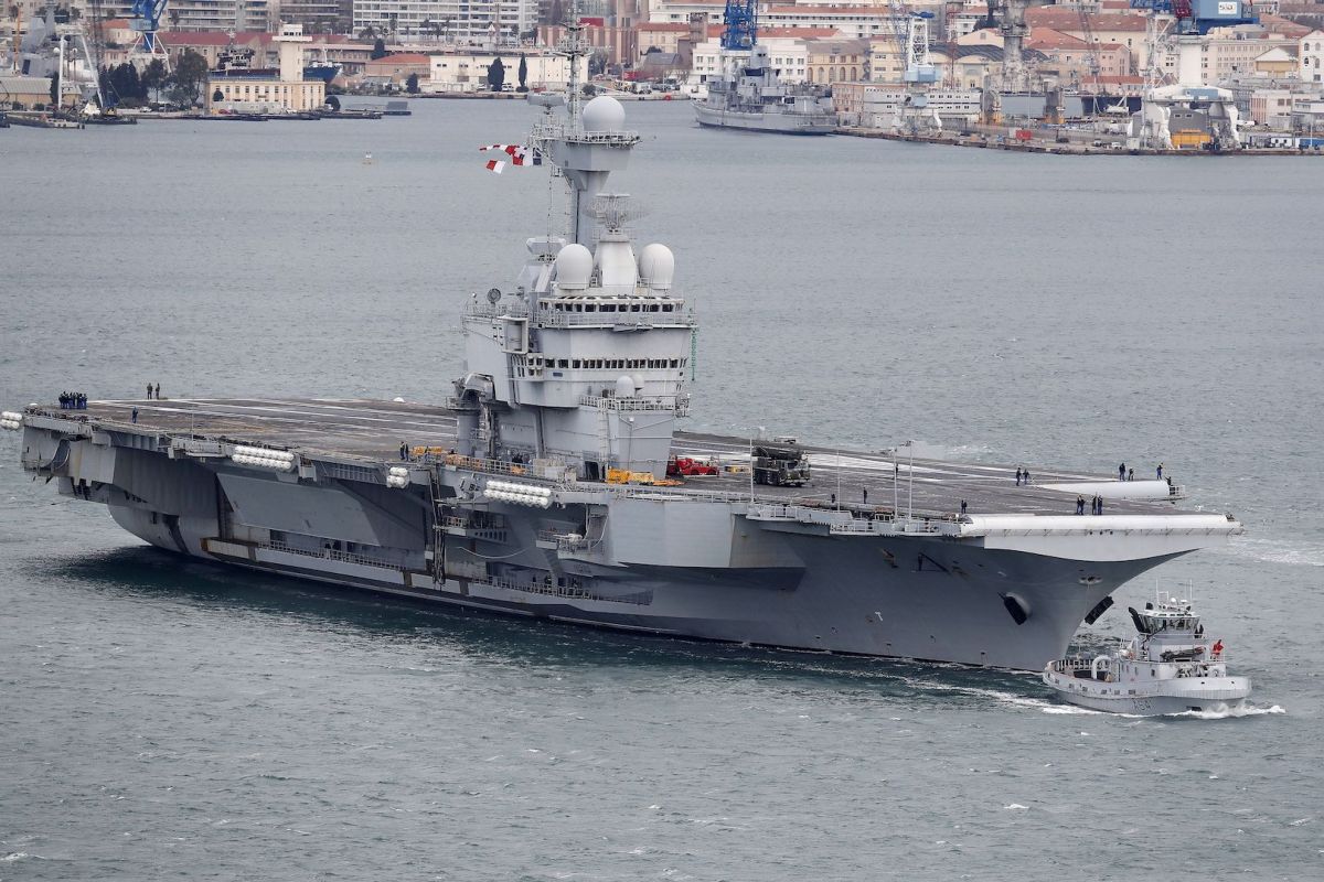 Suspicion de cas de Covid-19 à bord du porte-avions français Charles-de-Gaulle