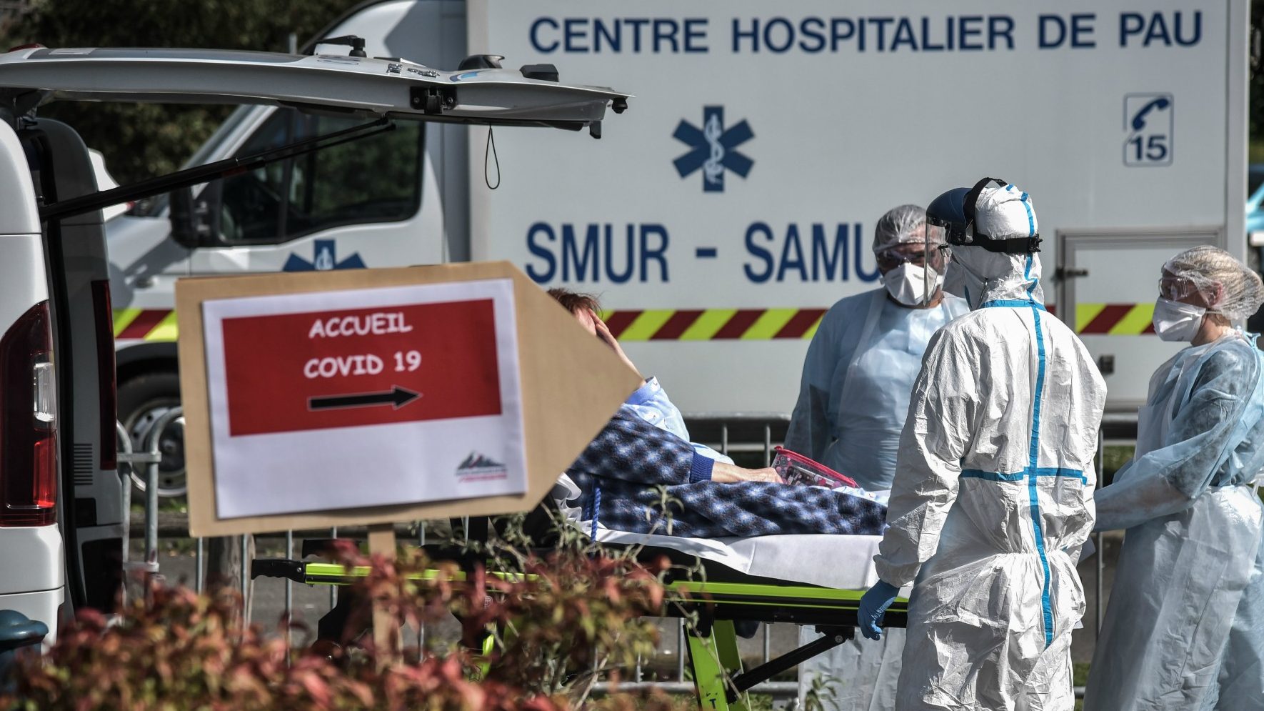 Coronavirus: 10.869 morts en France, +541 décès en hôpital en 24h